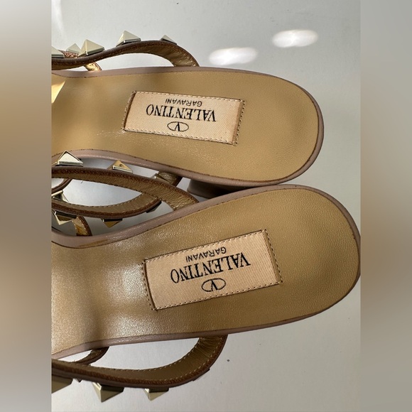 Valentino Garavani Rockstud Nude Leather Slide Sandals Gold Studs size 36 - Picture 12 of 12